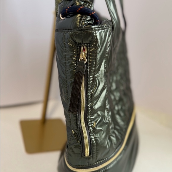 Stella & Dot Metallic OliveGreen CRUSH-IT Quilted Travel Tote / Gym/ WEEKEND BAG - Picture 4 of 14